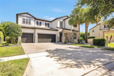 House in Orlando, Florida 5 bedrooms, 392.23 sq.m. № 2277229 - photo 2