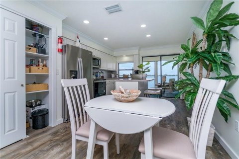 Condominio en alquiler en Englewood, Florida, 2 dormitorios, 80.27 m2 № 213509 - foto 10