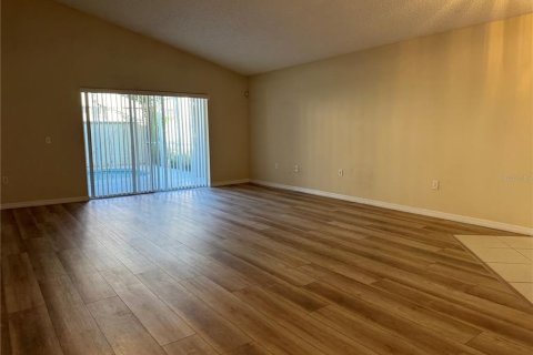 Villa ou maison à louer à Kissimmee, Floride: 4 chambres, 179.21 m2 № 2389261 - photo 5