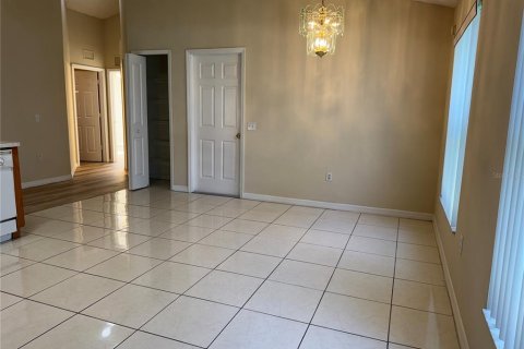 Villa ou maison à louer à Kissimmee, Floride: 4 chambres, 179.21 m2 № 2389261 - photo 6