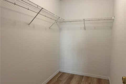 Villa ou maison à louer à Kissimmee, Floride: 4 chambres, 179.21 m2 № 2389261 - photo 18
