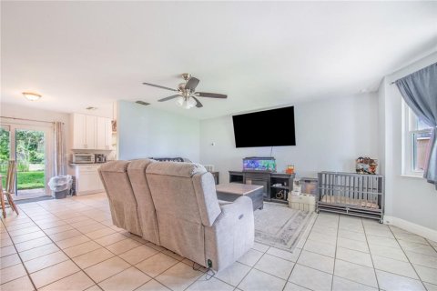Villa ou maison à vendre à Poinciana, Floride: 2 chambres, 100.52 m2 № 2148599 - photo 8