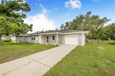 Villa ou maison à vendre à Poinciana, Floride: 2 chambres, 100.52 m2 № 2148599 - photo 2