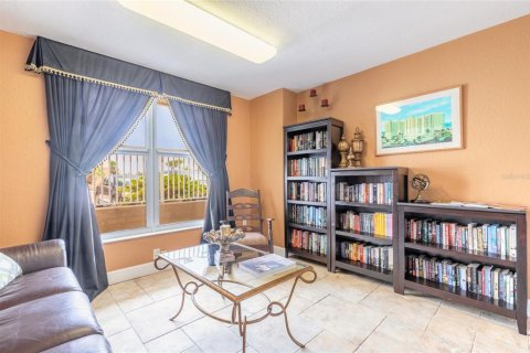 Condo in Daytona Beach Shores, Florida, 3 bedrooms  № 2198316 - photo 21
