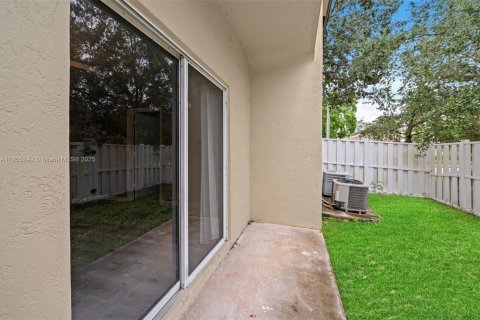Copropriété à vendre à Sunrise, Floride: 2 chambres, 82.31 m2 № 1966209 - photo 18