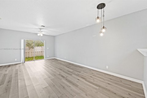 Copropriété à vendre à Sunrise, Floride: 2 chambres, 82.31 m2 № 1966209 - photo 4