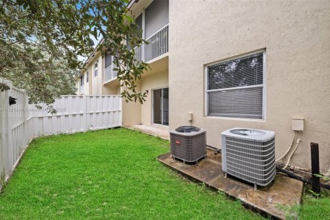 Copropriété à vendre à Sunrise, Floride: 2 chambres, 82.31 m2 № 1966209 - photo 20