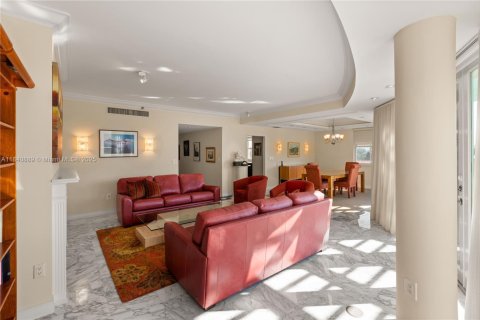 Condo in Coral Gables, Florida, 3 bedrooms  № 1830233 - photo 12