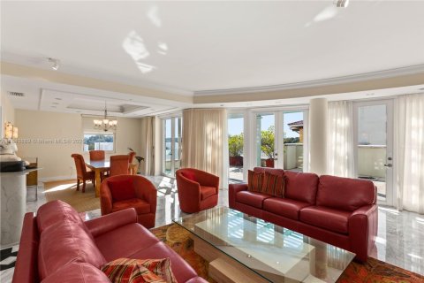 Condo in Coral Gables, Florida, 3 bedrooms  № 1830233 - photo 13