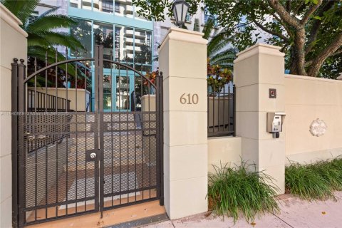 Condo in Coral Gables, Florida, 3 bedrooms  № 1830233 - photo 3