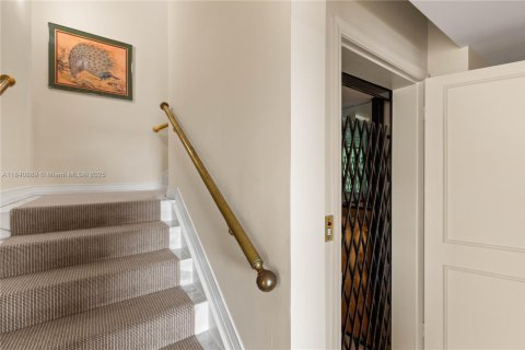 Condo in Coral Gables, Florida, 3 bedrooms  № 1830233 - photo 24
