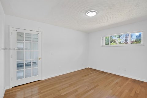 House in Port St. Lucie, Florida 3 bedrooms, 147.53 sq.m. № 2018856 - photo 17