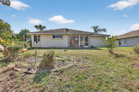 House in Port St. Lucie, Florida 3 bedrooms, 147.53 sq.m. № 2018856 - photo 30