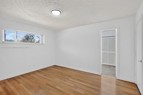 House in Port St. Lucie, Florida 3 bedrooms, 147.53 sq.m. № 2018856 - photo 18