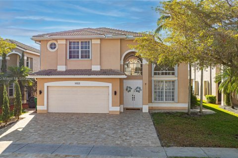 Villa ou maison à vendre à Miramar, Floride: 4 chambres, 274.34 m2 № 1964864 - photo 1