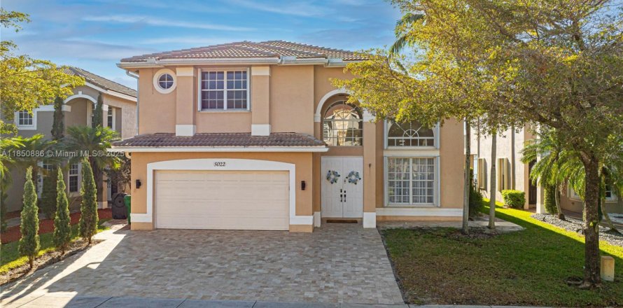 Villa ou maison à Miramar, Floride 4 chambres, 274.34 m2 № 1964864