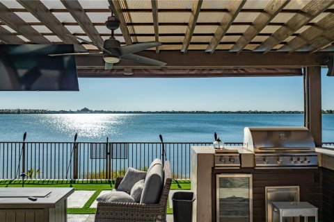 Villa ou maison à vendre à Miramar, Floride: 4 chambres, 274.34 m2 № 1964864 - photo 17