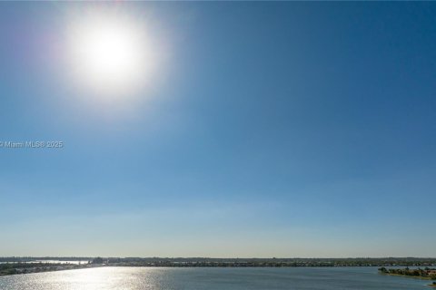 Villa ou maison à vendre à Miramar, Floride: 4 chambres, 274.34 m2 № 1964864 - photo 4