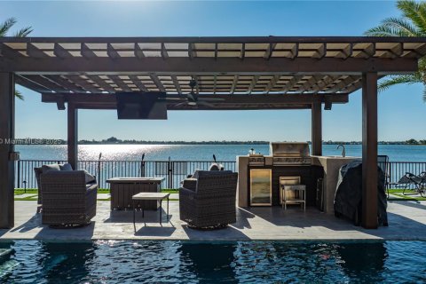 Villa ou maison à vendre à Miramar, Floride: 4 chambres, 274.34 m2 № 1964864 - photo 13