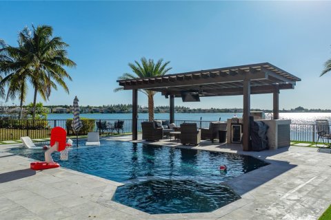 Villa ou maison à vendre à Miramar, Floride: 4 chambres, 274.34 m2 № 1964864 - photo 11