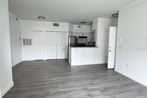 Condo in Orlando, Florida, 1 bedroom  № 1853973 - photo 8