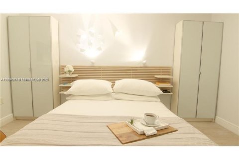 Condo in Miami, Florida, 2 bedrooms № 2186949 - photo 8