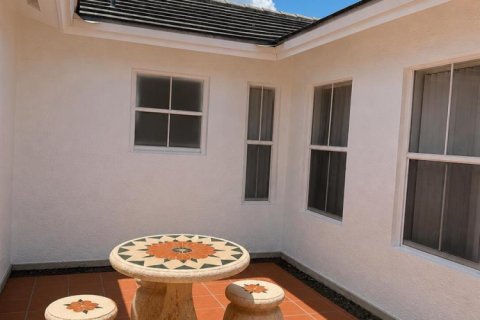 House in Miami, Florida 4 bedrooms, 190.91 sq.m. № 2260149 - photo 3
