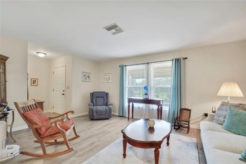 House in Spring Hill, Florida 2 bedrooms, 164.16 sq.m. № 2091601 - photo 7