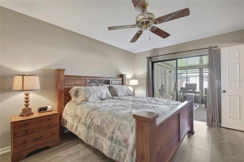House in Spring Hill, Florida 2 bedrooms, 164.16 sq.m. № 2091601 - photo 19