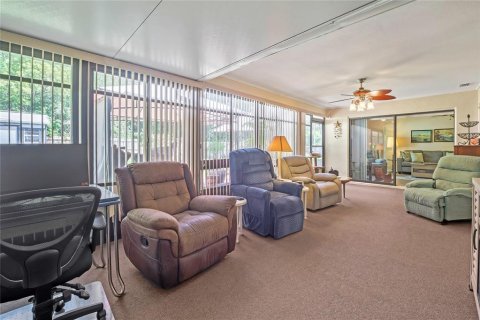 House in Spring Hill, Florida 2 bedrooms, 164.16 sq.m. № 2091601 - photo 24