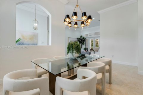 Villa ou maison à vendre à Palmetto Bay, Floride: 4 chambres, 350.33 m2 № 2042107 - photo 14