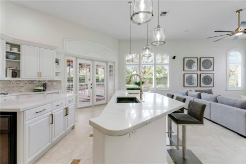 Villa ou maison à vendre à Palmetto Bay, Floride: 4 chambres, 350.33 m2 № 2042107 - photo 15