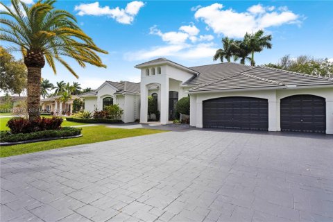Villa ou maison à vendre à Palmetto Bay, Floride: 4 chambres, 350.33 m2 № 2042107 - photo 5
