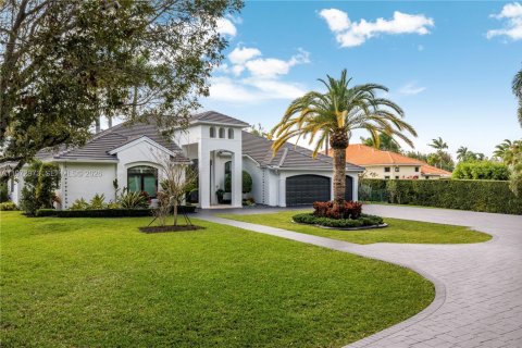 Villa ou maison à vendre à Palmetto Bay, Floride: 4 chambres, 350.33 m2 № 2042107 - photo 3