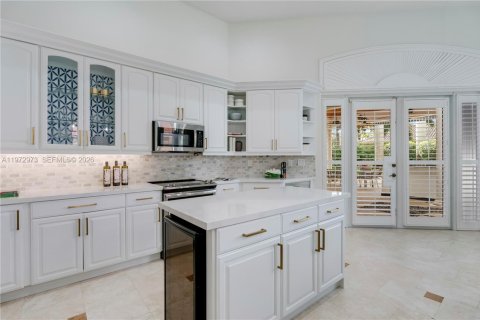 Villa ou maison à vendre à Palmetto Bay, Floride: 4 chambres, 350.33 m2 № 2042107 - photo 19