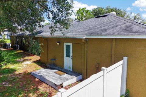 Appartement à louer à Poinciana, Floride: 2 chambres, 65.03 m2 № 2209923 - photo 2