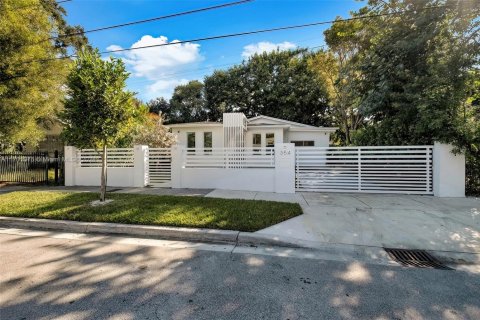 Купить виллу или дом в Майами, Флорида 3 спальни, 184.04м2, № 1456108 - фото 1