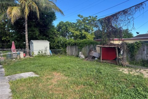 Снять в аренду виллу или дом в Майами, Флорида 3 спальни, 95.41м2, № 1956754 - фото 17