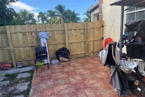 Снять в аренду виллу или дом в Майами, Флорида 3 спальни, 95.41м2, № 1956754 - фото 15