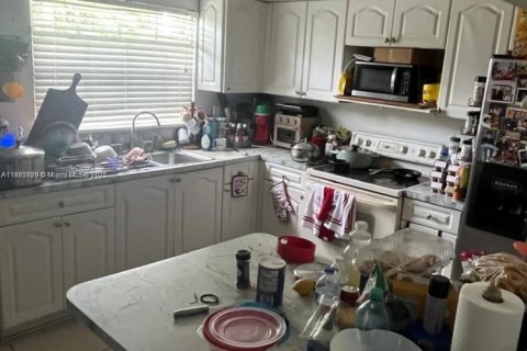 Снять в аренду виллу или дом в Майами, Флорида 3 спальни, 95.41м2, № 1956754 - фото 8