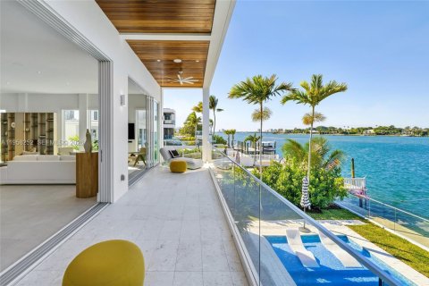 Casa en venta en Miami Beach, Florida, 4 dormitorios, 305.56 m2 № 2021943 - foto 11