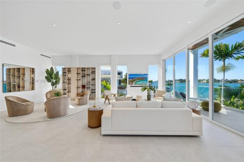 Casa en venta en Miami Beach, Florida, 4 dormitorios, 305.56 m2 № 2021943 - foto 9
