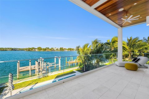 Casa en venta en Miami Beach, Florida, 4 dormitorios, 305.56 m2 № 2021943 - foto 12