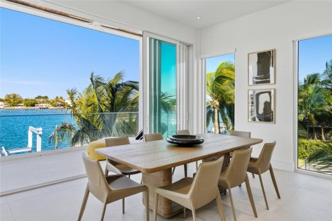 Casa en venta en Miami Beach, Florida, 4 dormitorios, 305.56 m2 № 2021943 - foto 14