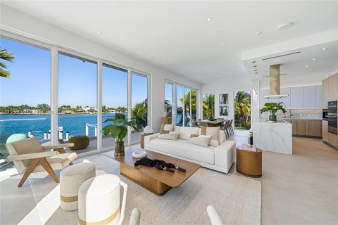 Casa en venta en Miami Beach, Florida, 4 dormitorios, 305.56 m2 № 2021943 - foto 5
