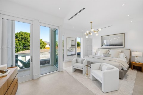 Casa en venta en Miami Beach, Florida, 4 dormitorios, 305.56 m2 № 2021943 - foto 20