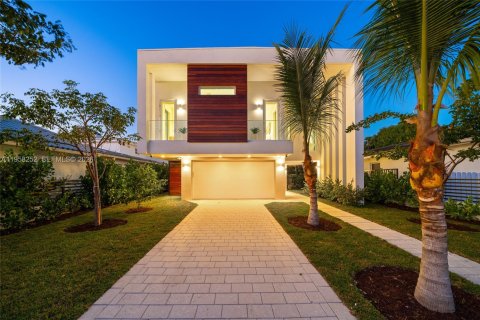 Casa en venta en Miami Beach, Florida, 4 dormitorios, 305.56 m2 № 2021943 - foto 4