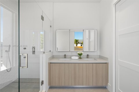 Casa en venta en Miami Beach, Florida, 4 dormitorios, 305.56 m2 № 2021943 - foto 22
