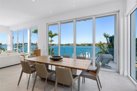 Casa en venta en Miami Beach, Florida, 4 dormitorios, 305.56 m2 № 2021943 - foto 13