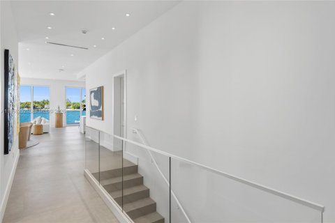Casa en venta en Miami Beach, Florida, 4 dormitorios, 305.56 m2 № 2021943 - foto 30